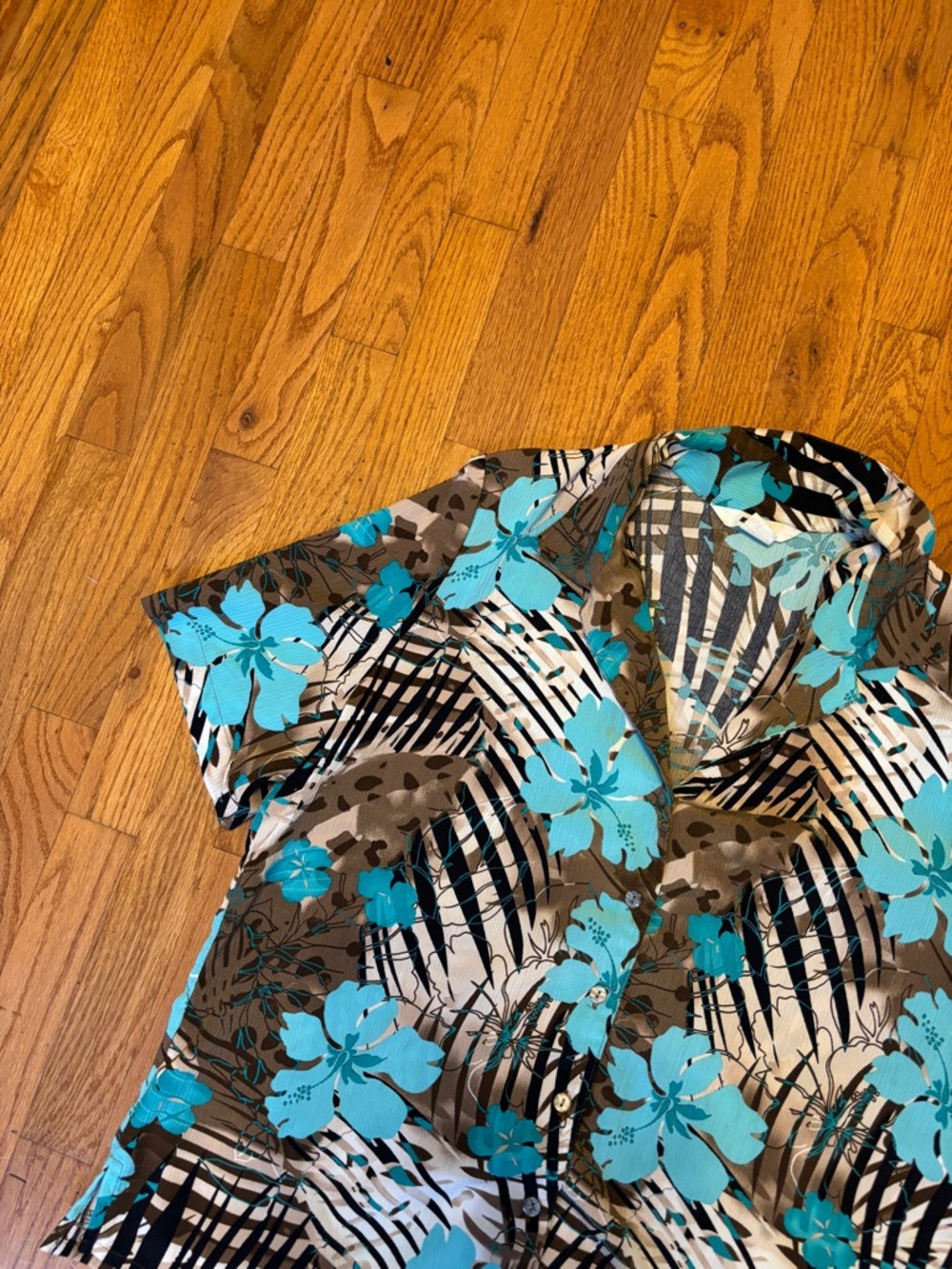 Alia Turquoise Floral Short-Sleeve Button-Down Shirt - Picture 2 of 7